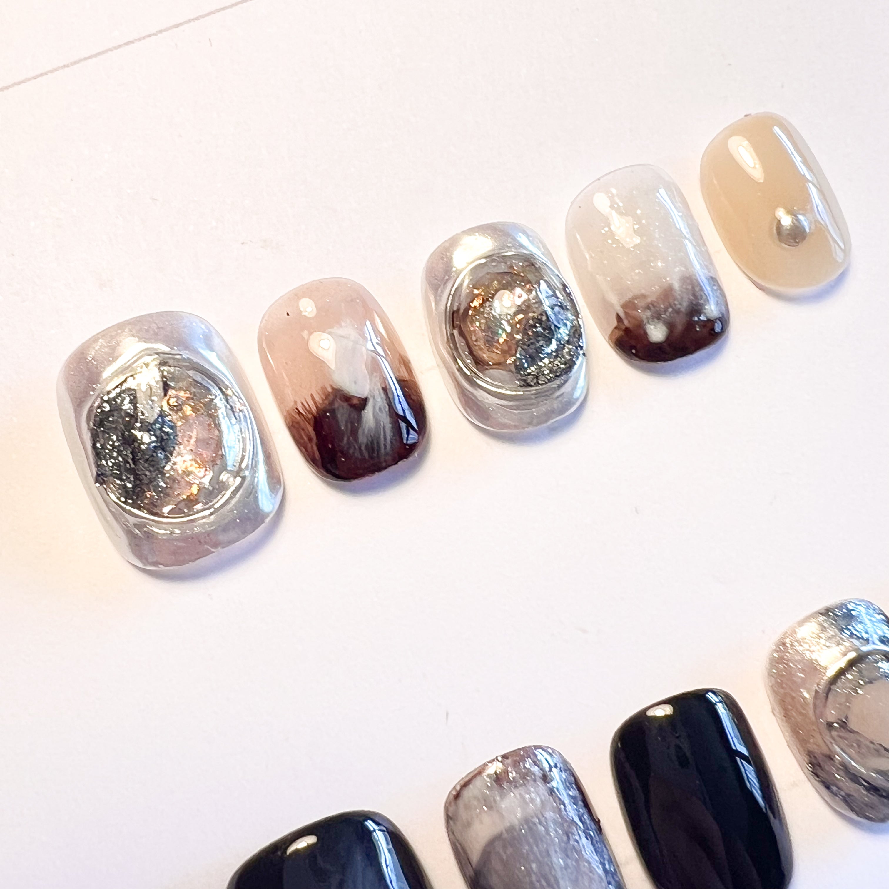 Trapped Shimmers